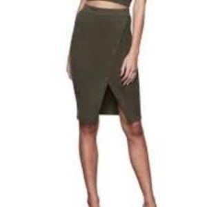 Good American Ribbed Front Slit Body Con Midi Skirt in Sage Size L NWOT